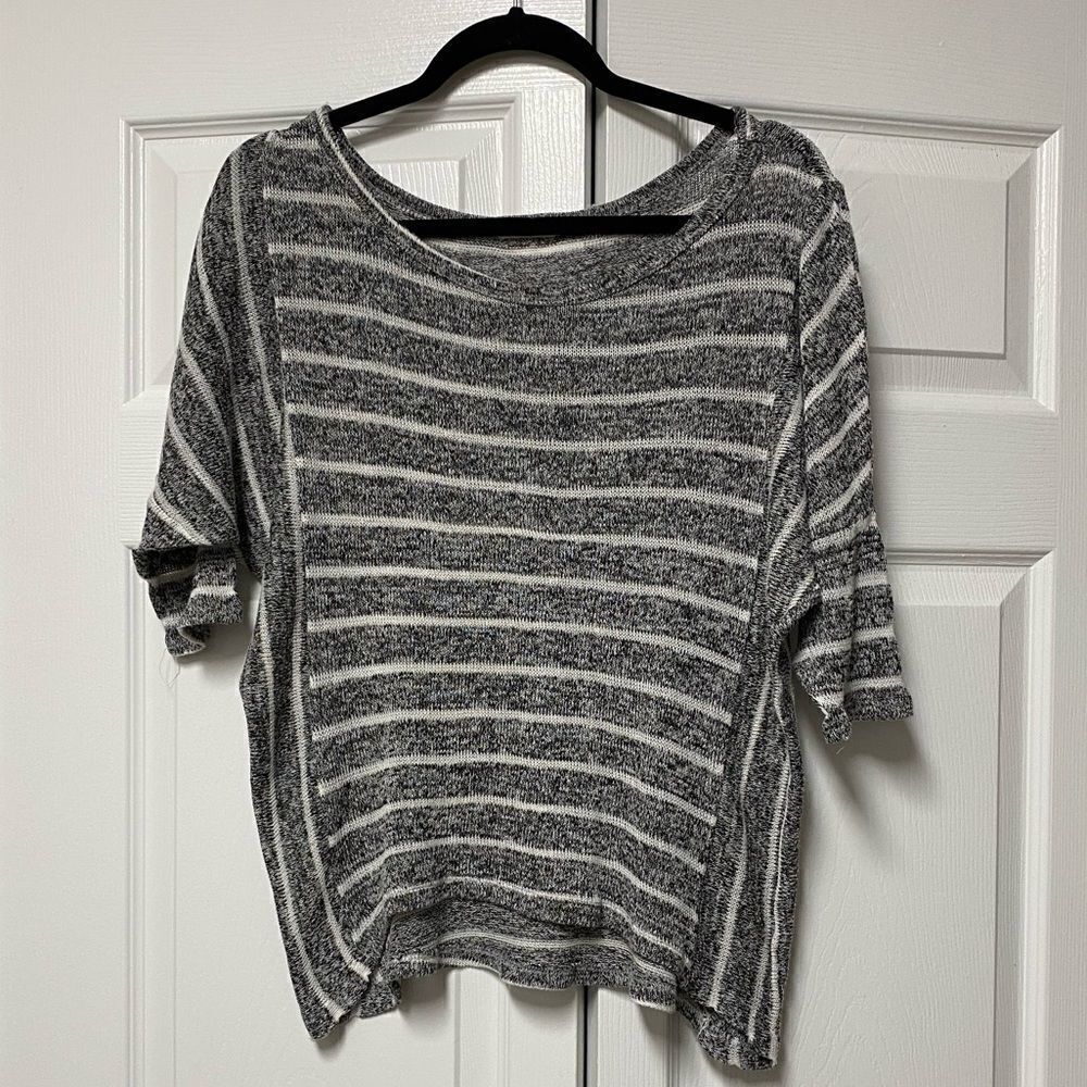 Edge, grey/white striped loose long sleeve shirt